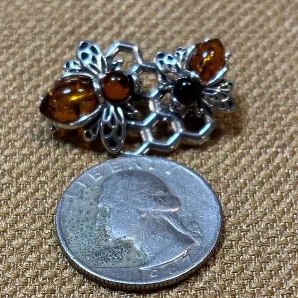 Sterling silver & Baltic amber honeybee brooch - Picture 5 of 6